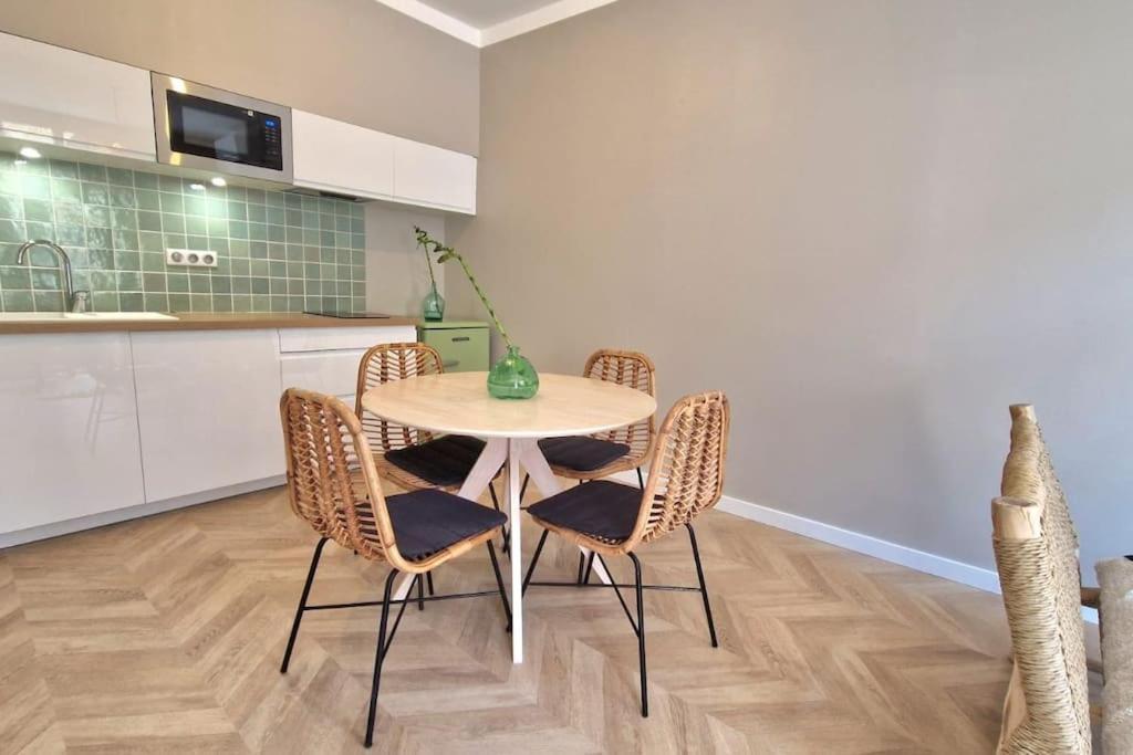 Apartment Spacieux T2 Neuf Climatise - Centre